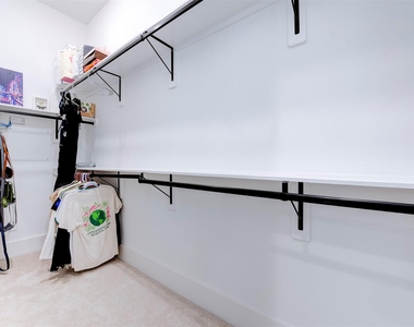 861 Fisher Street - Photo Thumbnail 24