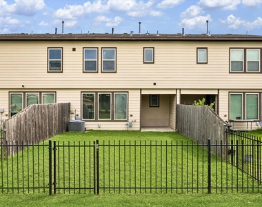 3404 Orchard Bridge Lane - Photo Thumbnail 12