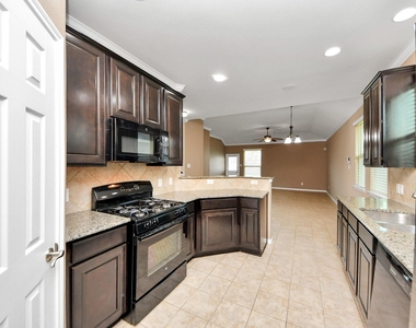 7714 Guldan Drive - Photo Thumbnail 3