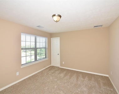 4050 Calaway Oaks Lane - Photo Thumbnail 9