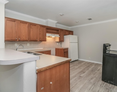829 Marjorie Street - Photo Thumbnail 8