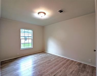 829 Marjorie Street - Photo Thumbnail 15