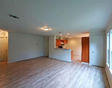 829 Marjorie Street - Photo Thumbnail 5