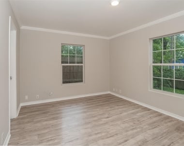 829 Marjorie Street - Photo Thumbnail 9