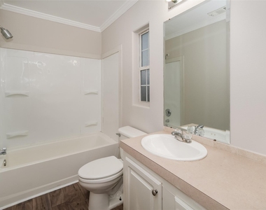 829 Marjorie Street - Photo Thumbnail 12