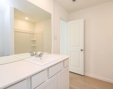 3045 Fantasy Terrace Drive - Photo Thumbnail 10