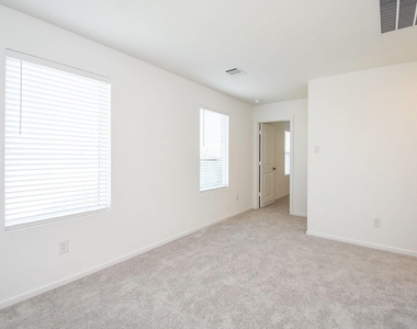 3045 Fantasy Terrace Drive - Photo Thumbnail 17