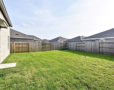 3045 Fantasy Terrace Drive - Photo Thumbnail 25