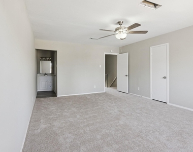 9114 Kempwood Drive - Photo Thumbnail 12