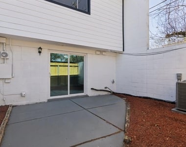 9114 Kempwood Drive - Photo Thumbnail 17