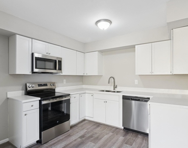 9114 Kempwood Drive - Photo Thumbnail 7