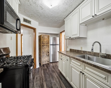 2308 Mcclendon Street - Photo Thumbnail 5