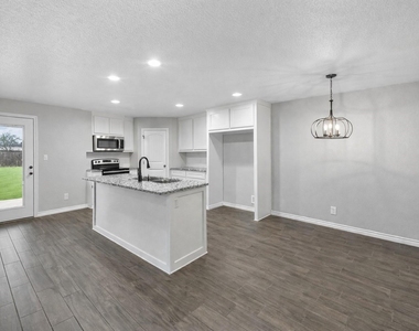 228 Saint Charles Drive - Photo Thumbnail 2