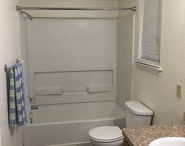 2402 Sycamore Avenue - Photo Thumbnail 12
