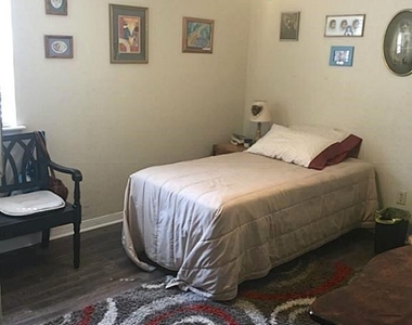 2402 Sycamore Avenue - Photo Thumbnail 9
