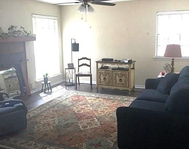 2402 Sycamore Avenue - Photo Thumbnail 3
