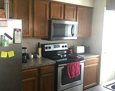 2402 Sycamore Avenue - Photo Thumbnail 6