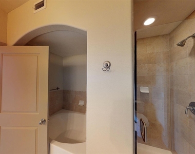 1340 W Gray Street - Photo Thumbnail 18