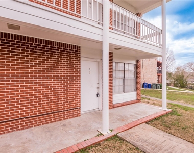 1917 20th Street - Photo Thumbnail 4