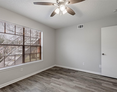 1917 20th Street - Photo Thumbnail 27