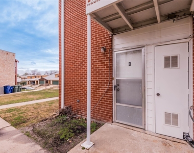 1917 20th Street - Photo Thumbnail 3