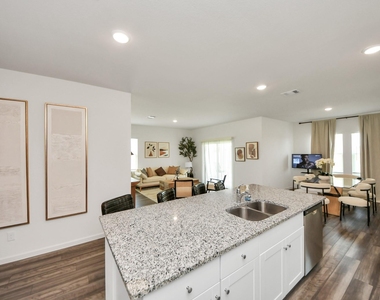 1816 Corsica Creek Lane - Photo Thumbnail 10