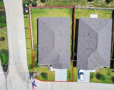 1816 Corsica Creek Lane - Photo Thumbnail 34