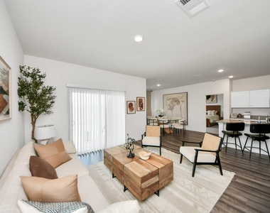 1816 Corsica Creek Lane - Photo Thumbnail 17