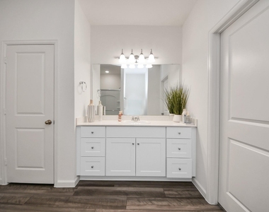 1816 Corsica Creek Lane - Photo Thumbnail 27