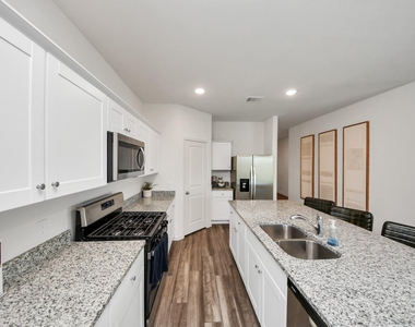 1816 Corsica Creek Lane - Photo Thumbnail 12