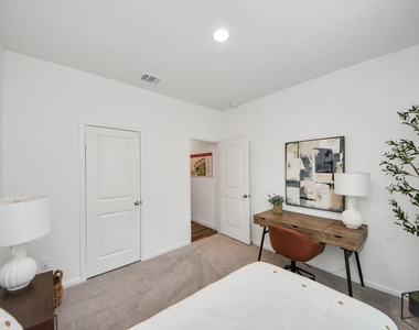 1816 Corsica Creek Lane - Photo Thumbnail 8