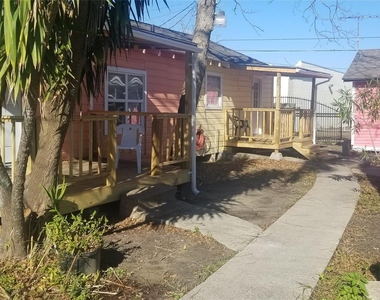 4418 Avenue P 1/2 Unit 3 - Photo Thumbnail 2