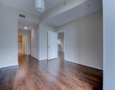 5925 Almeda Road - Photo Thumbnail 21