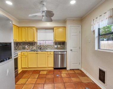 22538 Market Square Lane - Photo Thumbnail 18