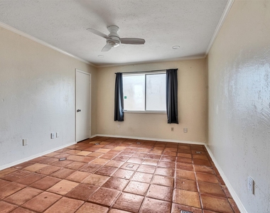 22538 Market Square Lane - Photo Thumbnail 11
