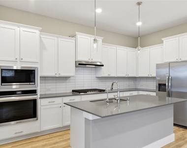 808 808 Marisol Bay Drive - Photo Thumbnail 13