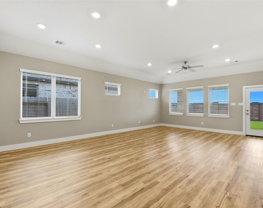 808 808 Marisol Bay Drive - Photo Thumbnail 8