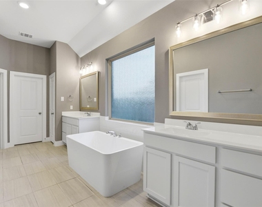 808 808 Marisol Bay Drive - Photo Thumbnail 22