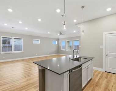 808 808 Marisol Bay Drive - Photo Thumbnail 15