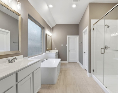 808 808 Marisol Bay Drive - Photo Thumbnail 21