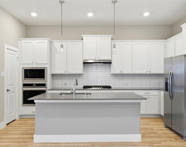 808 808 Marisol Bay Drive - Photo Thumbnail 12