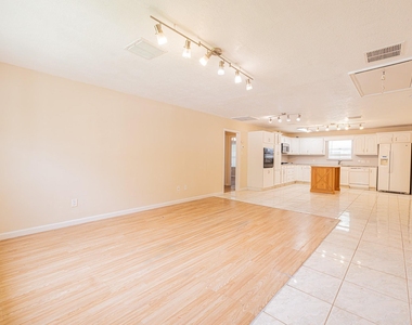 4113 Edison Street - Photo Thumbnail 2