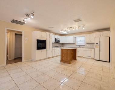 4113 Edison Street - Photo Thumbnail 6