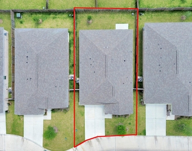 1902 Corsica Creek Lane - Photo Thumbnail 35