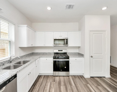 1902 Corsica Creek Lane - Photo Thumbnail 22