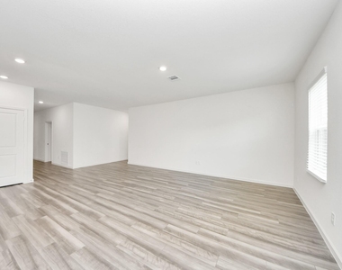 1902 Corsica Creek Lane - Photo Thumbnail 13