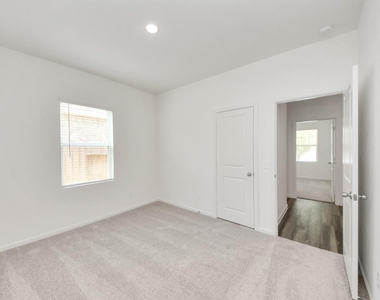 1902 Corsica Creek Lane - Photo Thumbnail 8