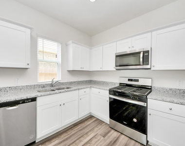 1902 Corsica Creek Lane - Photo Thumbnail 24