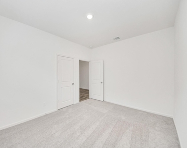 1902 Corsica Creek Lane - Photo Thumbnail 9
