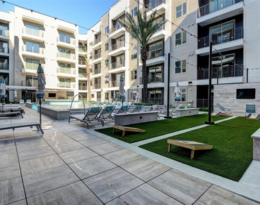 6400 Washington Avenue - Photo Thumbnail 9
